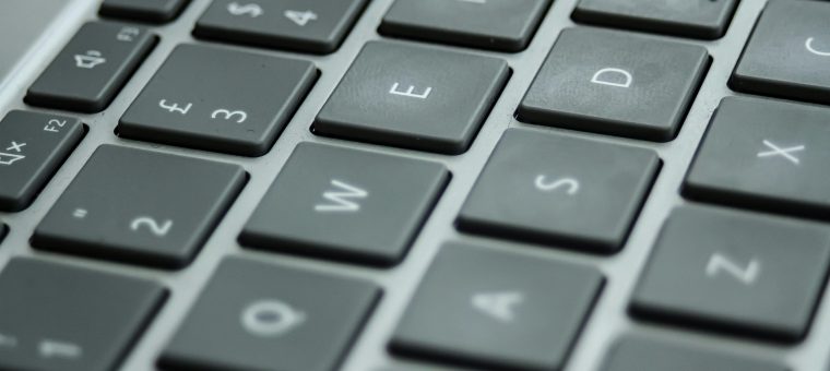 Laptop Tastatur reinigen