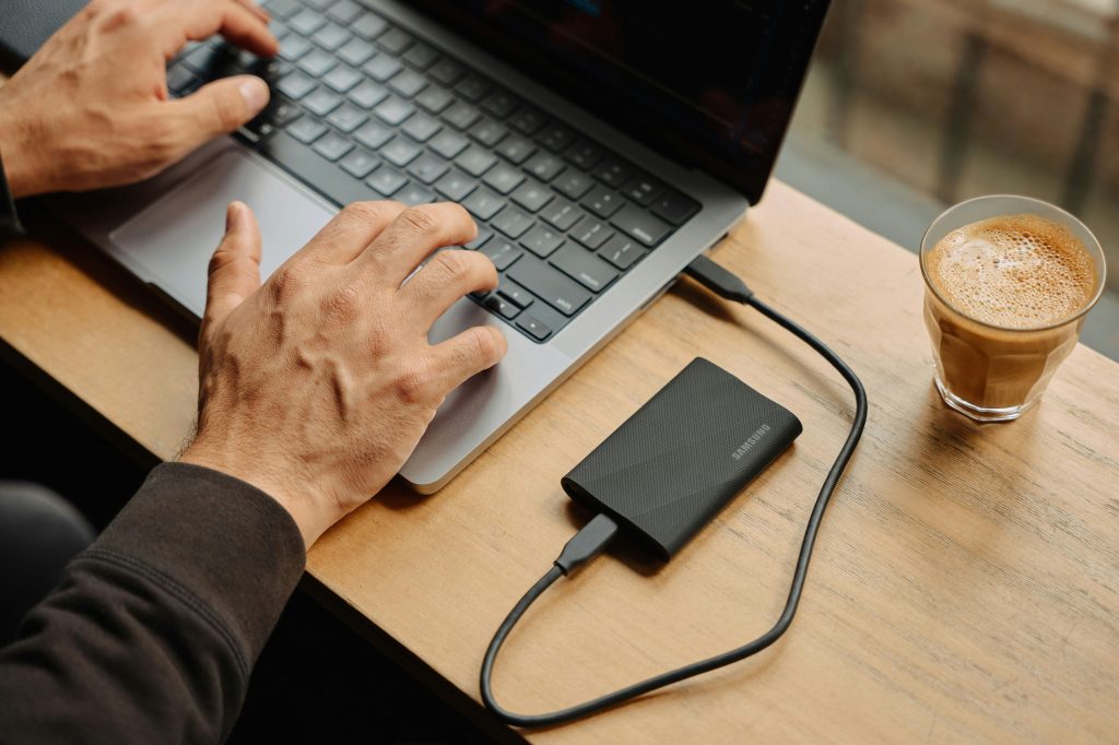 Laptop-Akkulaufzeit verbessern – Notebook mit Akkuanzeige